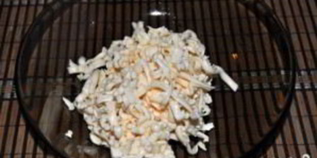 сырный суп с шампиньонами и копченостями