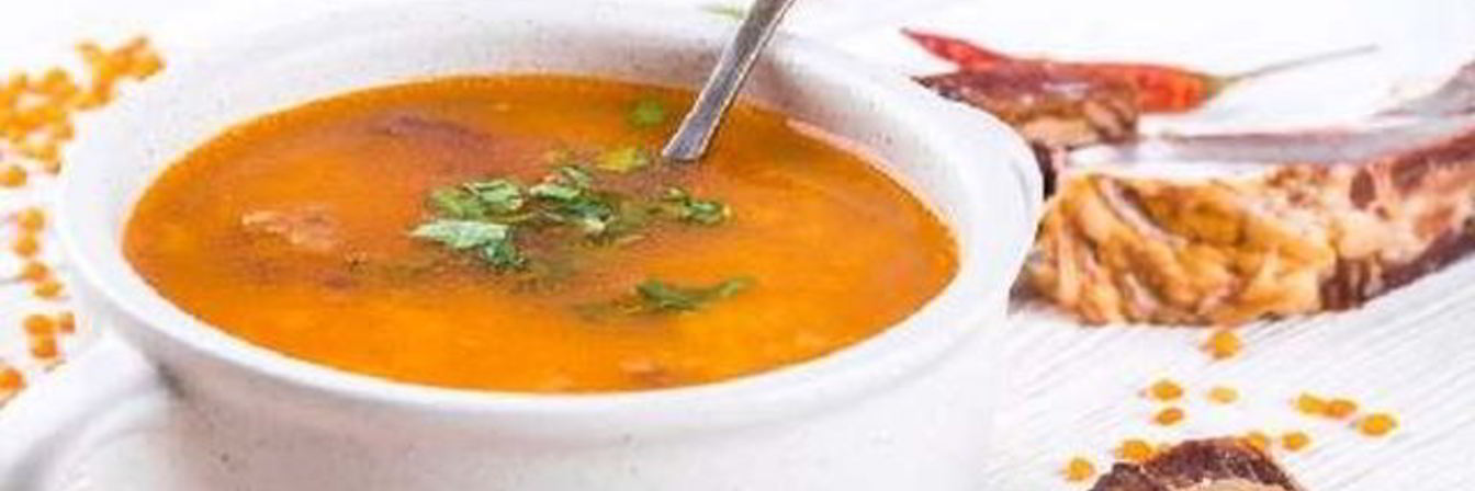 Сытный суп из бараньих ребрышек с чечевицей