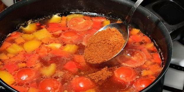 острый рыбный суп — уха с венгерским акцентом