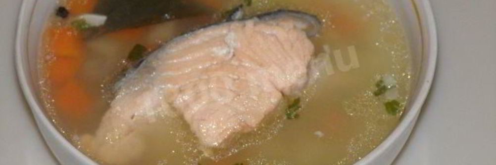 Рыбный суп уха из лосося