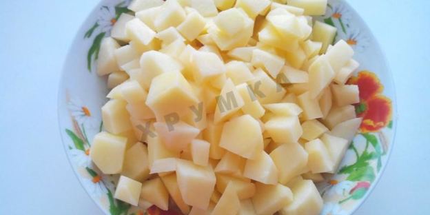 рыбный суп уха из окуня