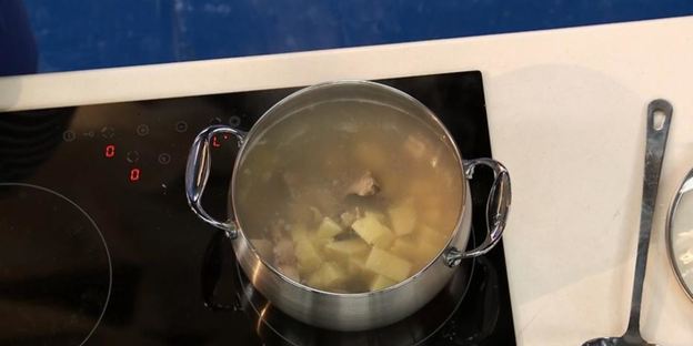 уха из стерляди с копченой форелью