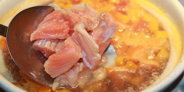 уха с форелью