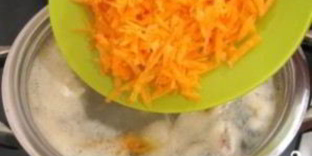 уха с перловкой