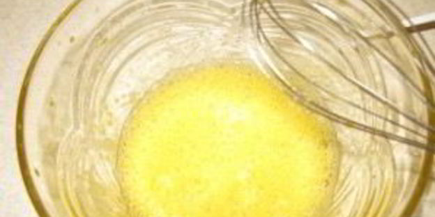 уха с яйцом