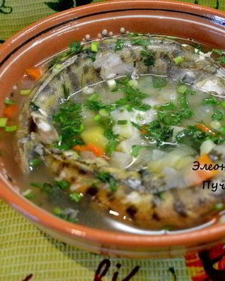 Уха в горшочке с грибным пирогом