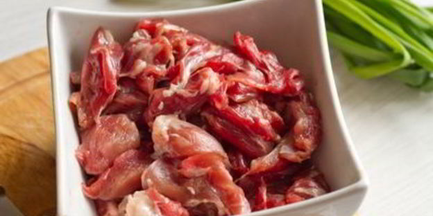 утиный суп с лапшой в азиатском стиле