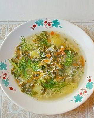 Весенний зеленый суп со щавелем