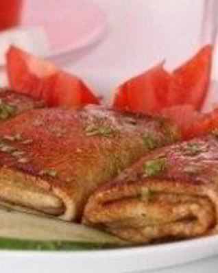 Блинные конвертики с курицей