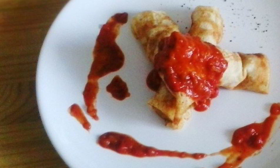 Рецепт блинчиков с мясом в томатном соусе