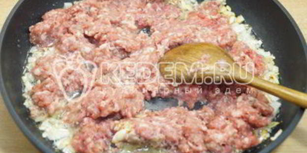 блины с фаршем и морковью по-корейски