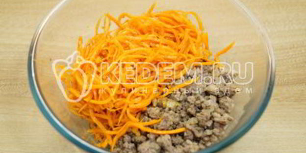 блины с фаршем и морковью по-корейски