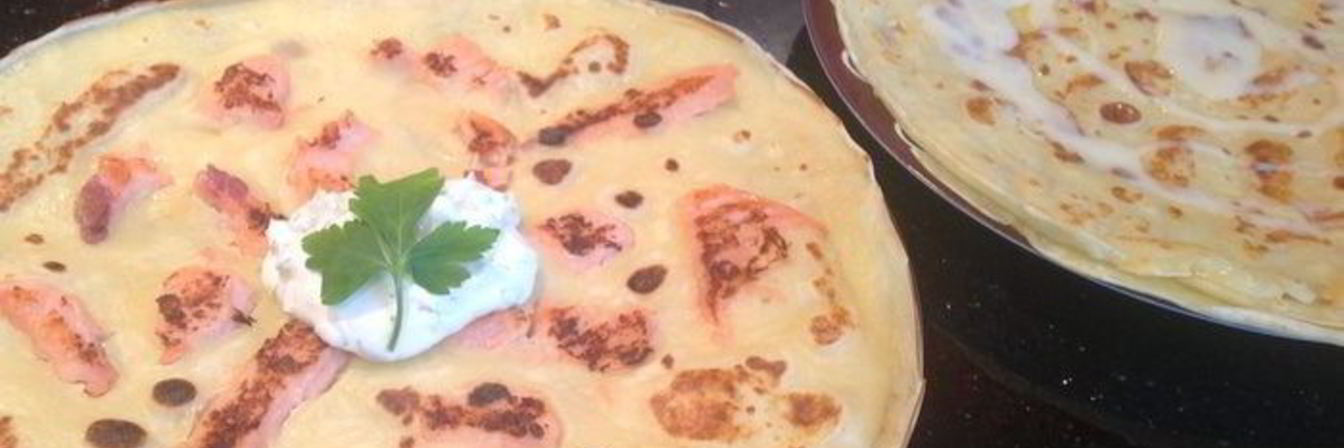 Блины с припеком с форелью и с яблоком