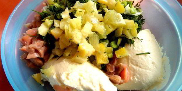 французские блинчики с красной рыбкой