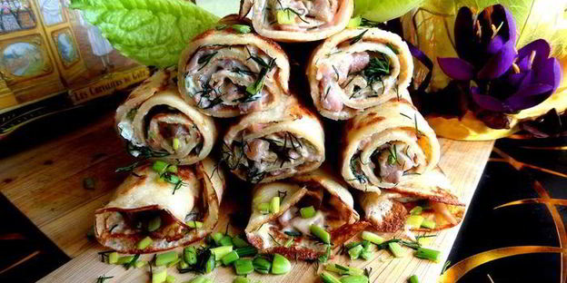 французские блинчики с красной рыбкой