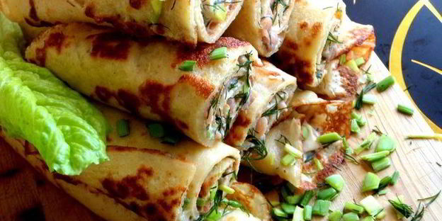 французские блинчики с красной рыбкой