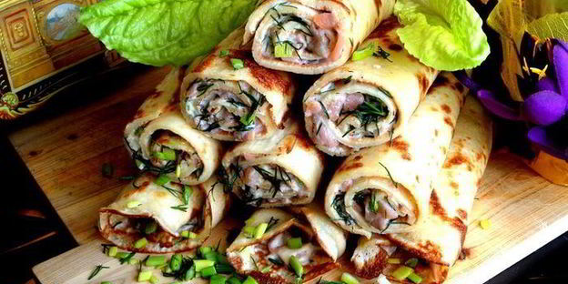 французские блинчики с красной рыбкой