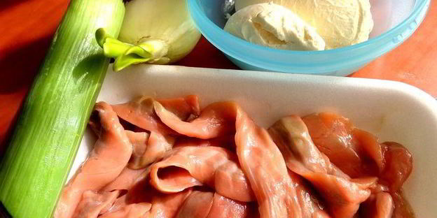 французские блинчики с красной рыбкой