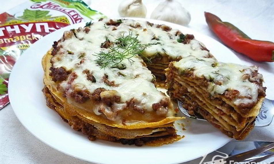 Рецепт кукурузных блинчиков с начинкой болоньез