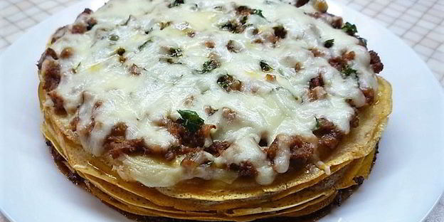 кукурузные блинчики с начинкой болоньез