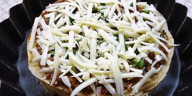 кукурузные блинчики с начинкой болоньез