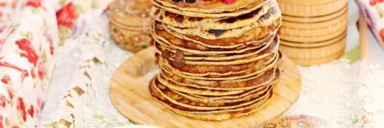 Панкейки с хурмой и маком