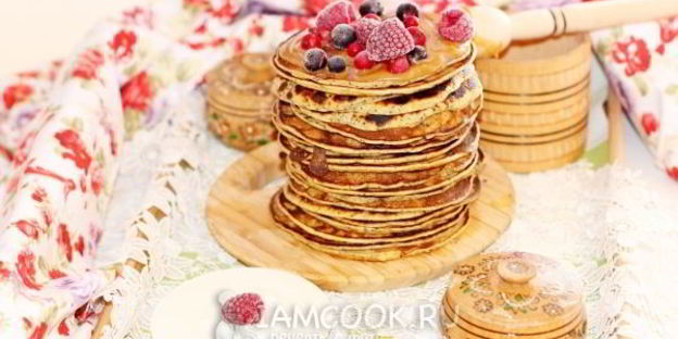 панкейки с хурмой и маком