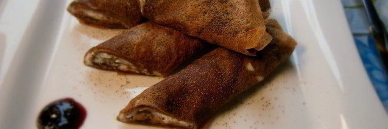 Шоколадные блинчики со сливками и тмином