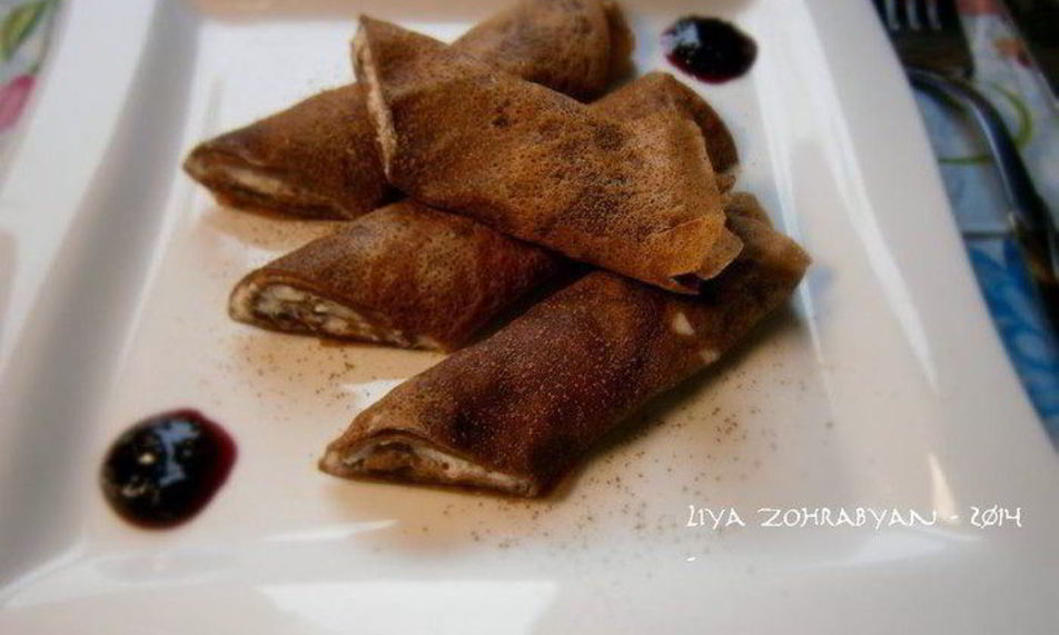 Рецепт шоколадных блинчиков со сливками и тмином