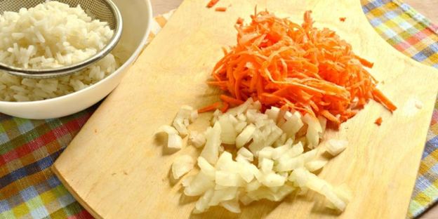 сытные блинчики с рисом и копченой курицей