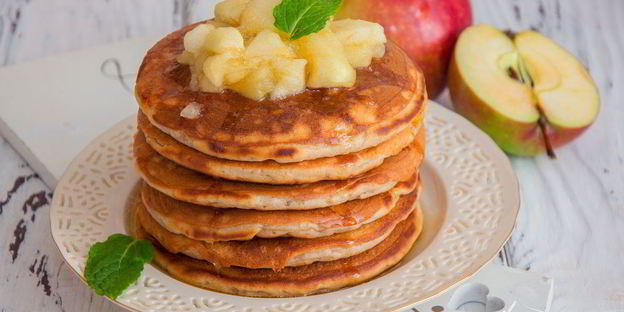 яблочные панкейки