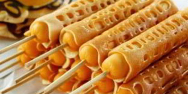 запеченные блины с сосисками