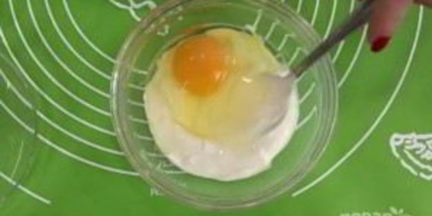 булочки из слоеного теста с творогом и изюмом