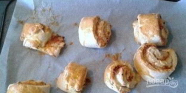 булочки-рулеты с сырной начинкой