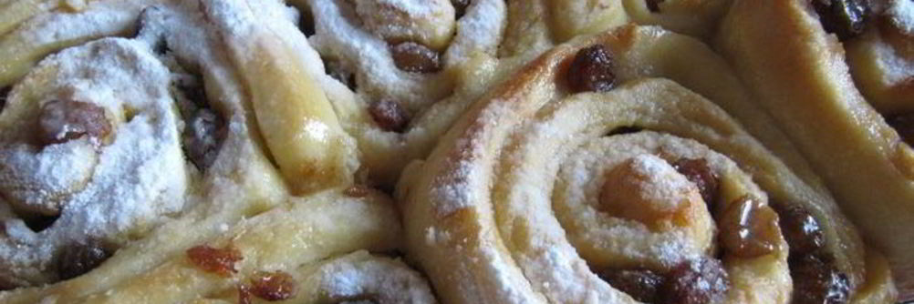 Булочки с изюмом