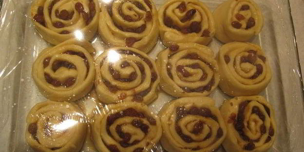 булочки с изюмом