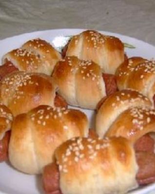 Булочки с колбасой