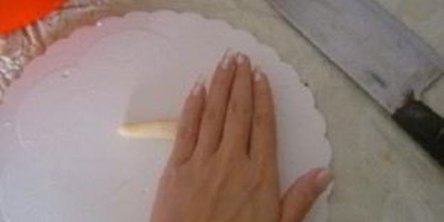 булочки с колбасой