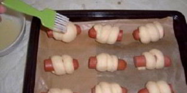 булочки с колбасой