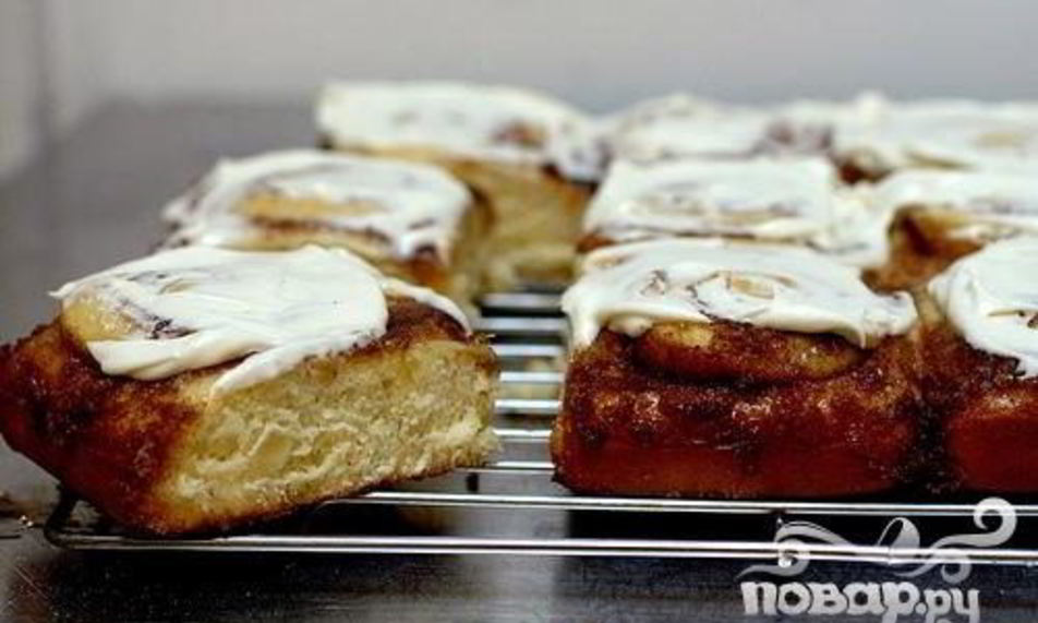Рецепт булочек с корицей и сливочной глазурью