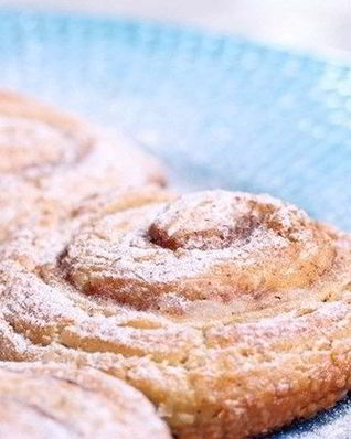 Булочки с корицей из готового дрожжевого теста