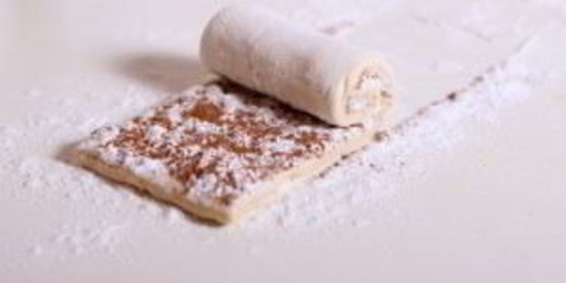 булочки с корицей из готового дрожжевого теста