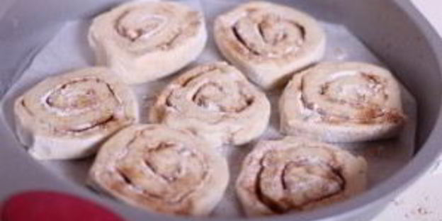 булочки с корицей из готового дрожжевого теста
