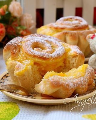 Булочки с лимонной начинкой