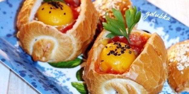 булочки с овощами и курицей