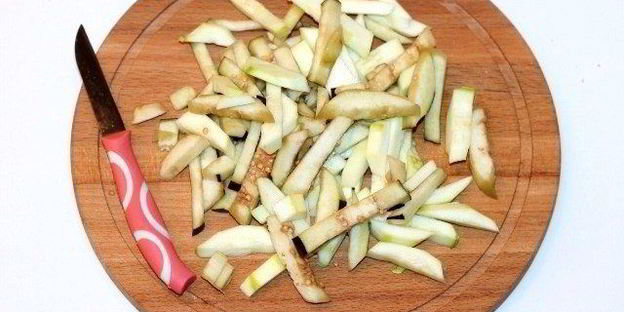 булочки с овощами и курицей