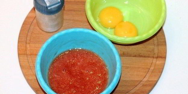 булочки с овощами и курицей