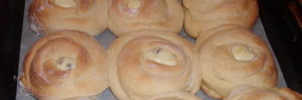 Булочки с творогом и изюмом