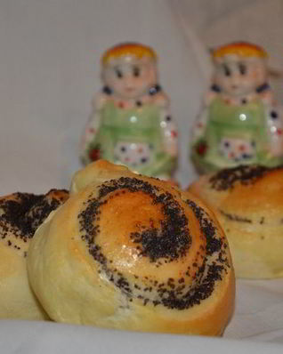 Дрожжевые булочки с маком