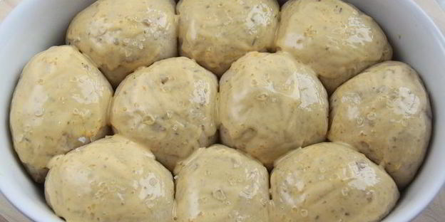 каштановые булочки с брусникой